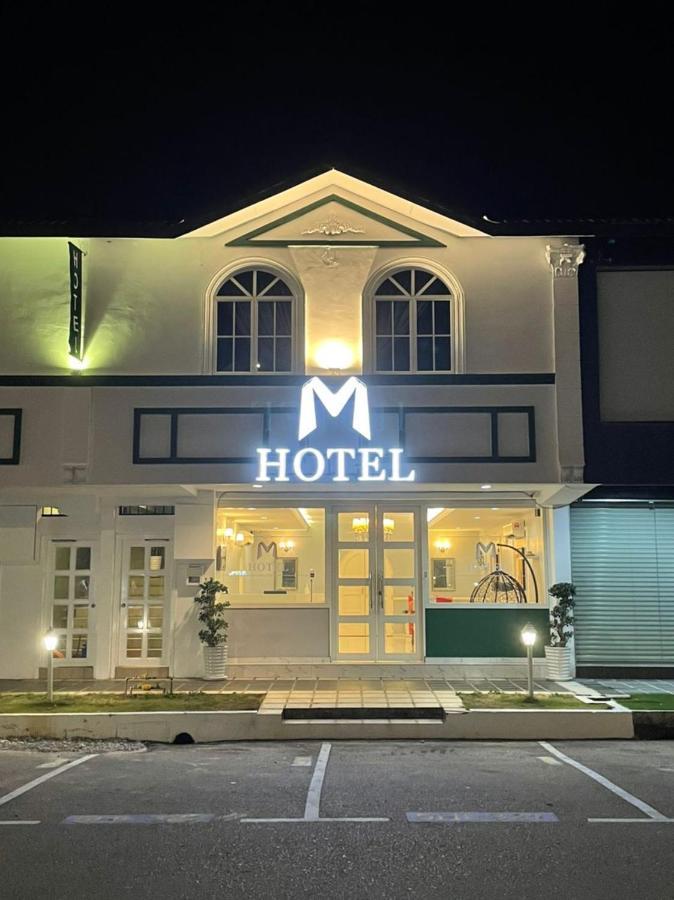M Hotel Johor Bahru Dış mekan fotoğraf